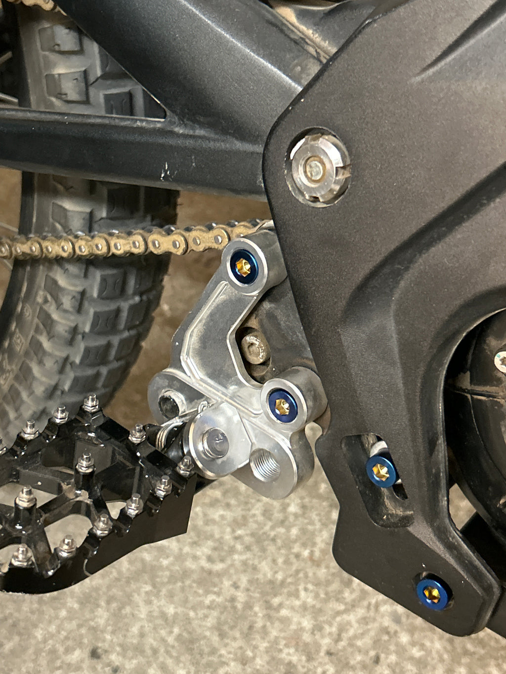 Eride pro ss Footpeg Bracket Titanium Bolts (4 pieces)